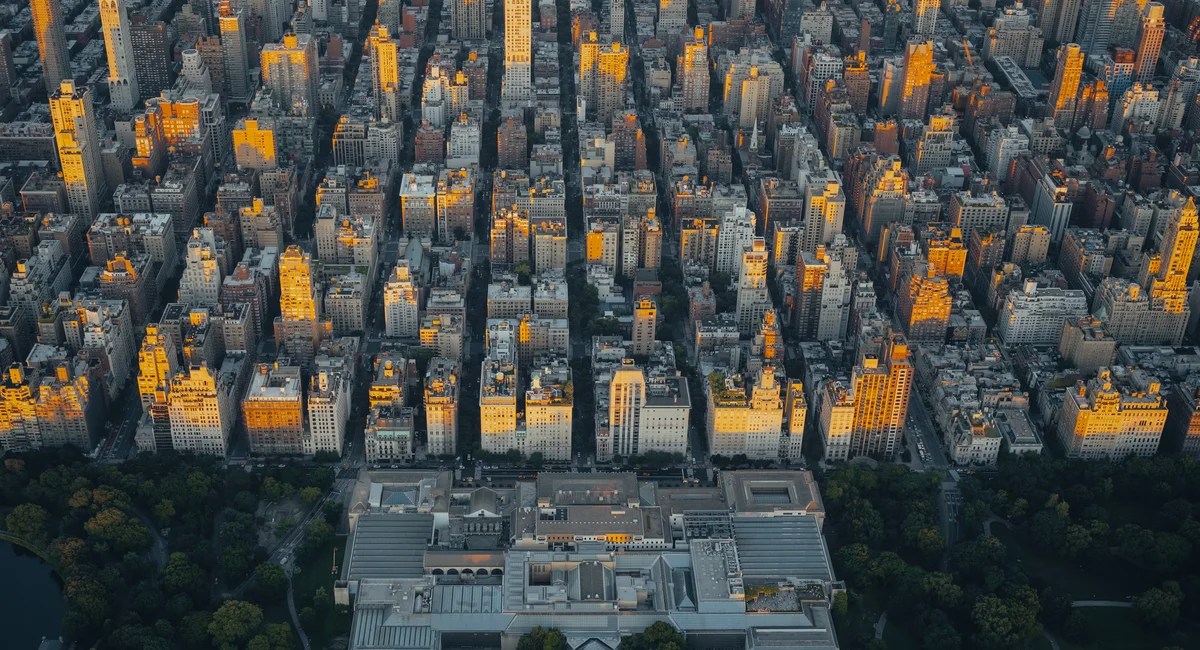 NYC Legionnaires' Outbreak: Mapping Cooling Towers in the Upper East Side (2026)